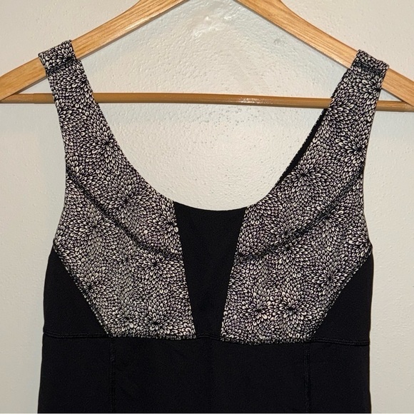 Lululemon Wrapper’s Delight Tank Top Size 8 - Picture 3 of 9